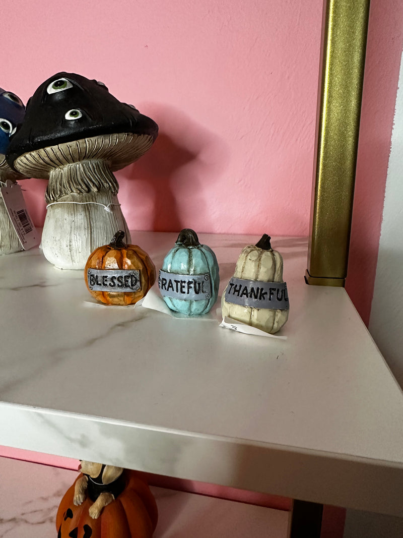 Resin Mini Sentiment Pumpkins